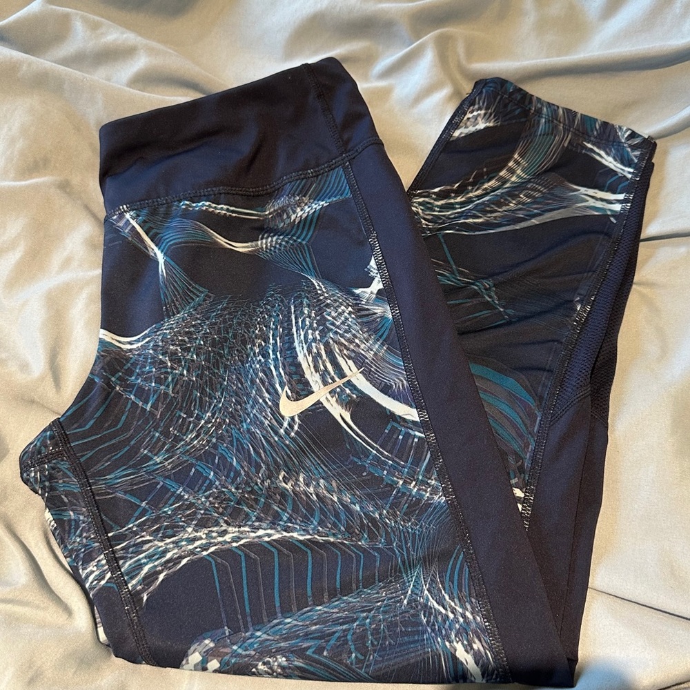 Womens Nike Cropped Leggings